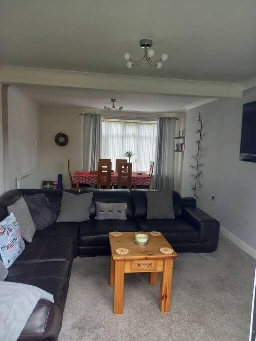 Modernised Home With 2 Bedrooms In Cardiff Eksteriør bilde