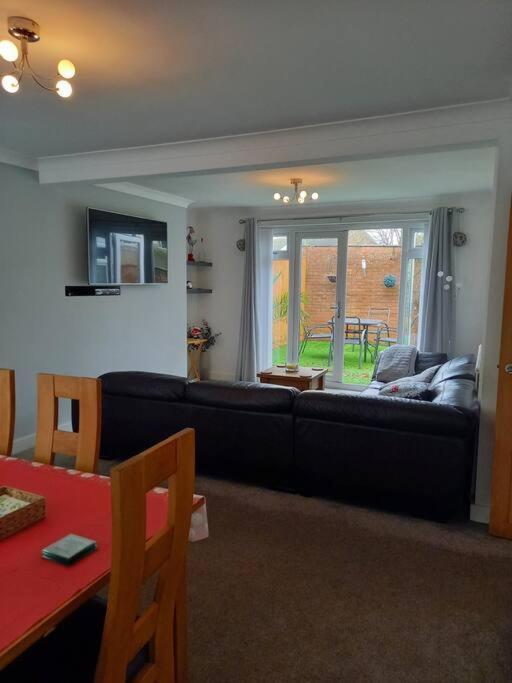 Modernised Home With 2 Bedrooms In Cardiff Eksteriør bilde